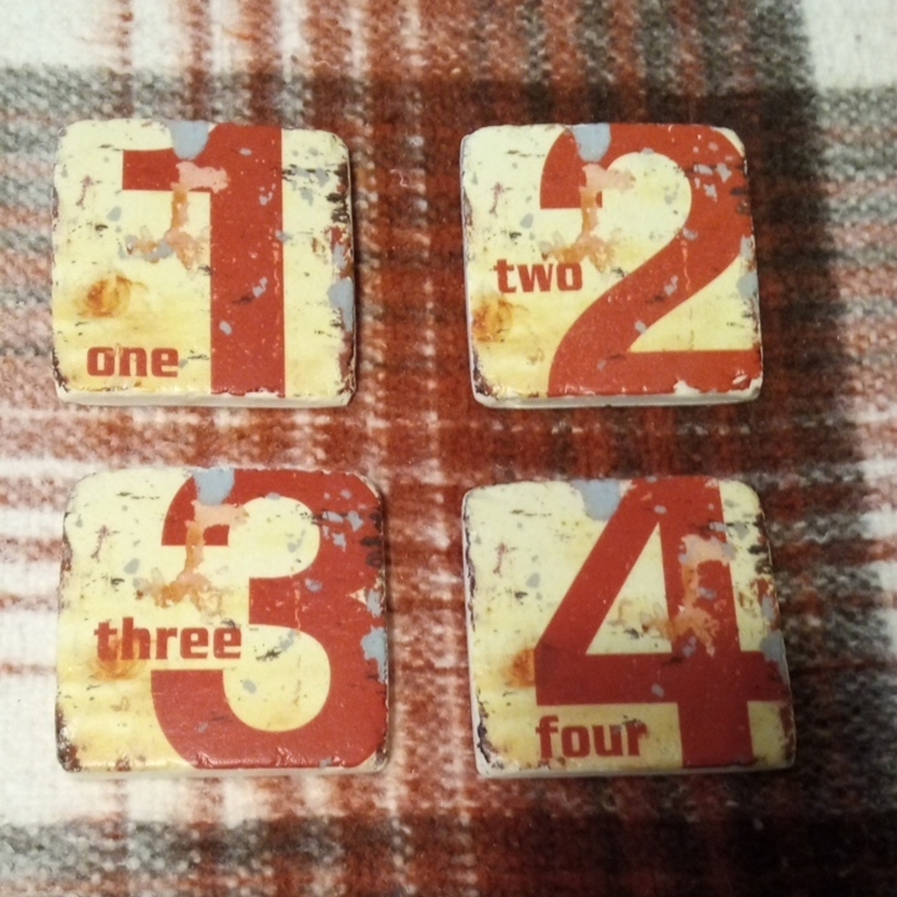 Vintage Numbered Coasters Set - Red and Cream